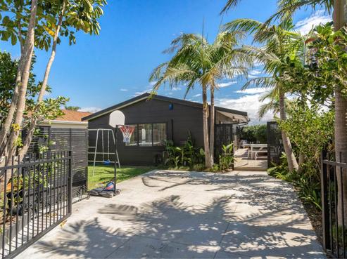2/7 Fraser Road, Narrow Neck