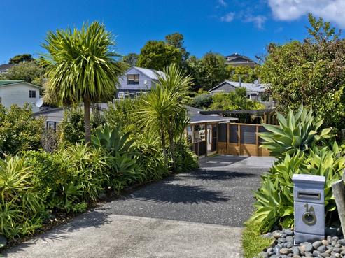 1A Long Bay Drive, Torbay