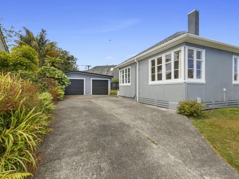 1238 High Street, Taita