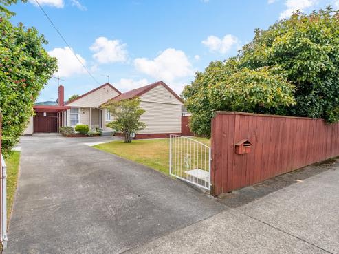 64 Shakespeare Avenue, Trentham