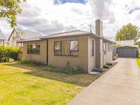 16 Halswell Street, Whanganui Central
