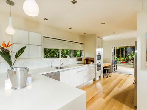 6 Surville Place, Mairangi Bay