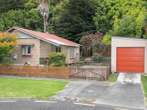 313 Campbell Street, Thames