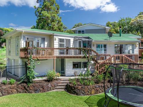 896A Beach Road, Waiake