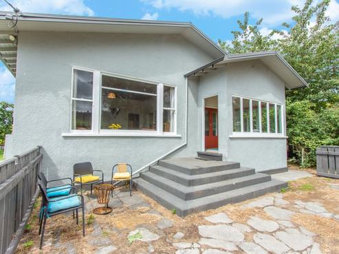 216 Clayton Road, Mangakakahi