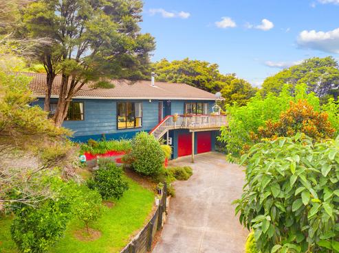 38 Rauhuia Crescent, Parau