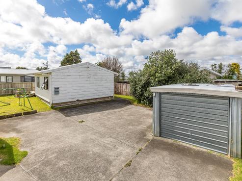 2/25 Kennington Drive, Clendon Park