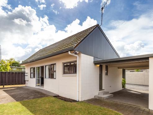 1/139 Heuheu Street, Taupo