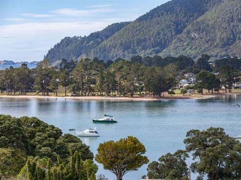13 Pine Grove, Tairua