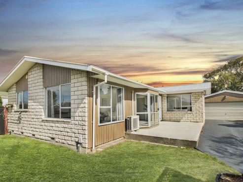 32 Bayswater Crescent, Bromley