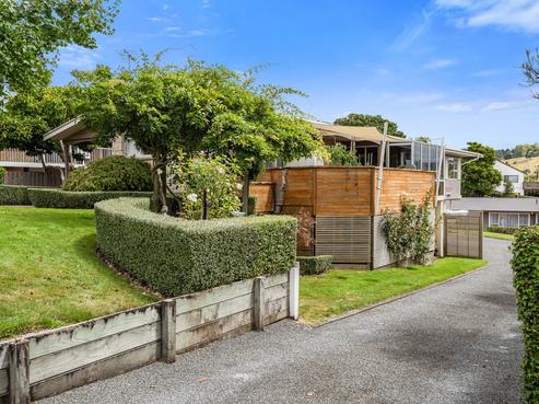 49 Utuhina Road, Springfield