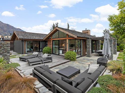 8 Buckler Court, Jacks Point