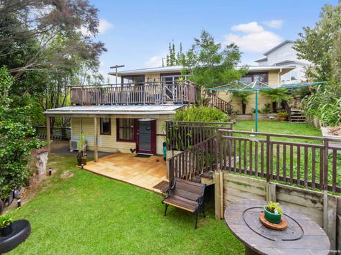 84 Divich Avenue, Te Atatu South