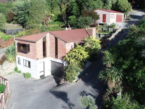 4B Avoca Valley Road, Heathcote Valley