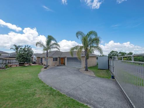 4 Riverglade Parkway, Te Atatu South