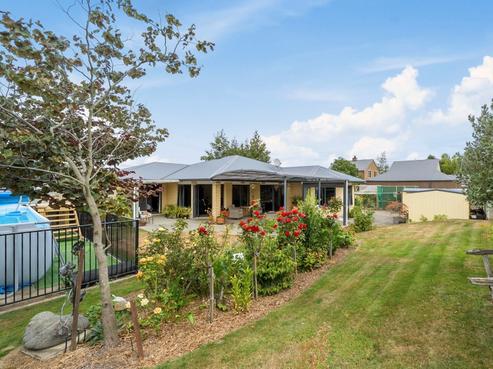 9 Cherry Lane, Martinborough