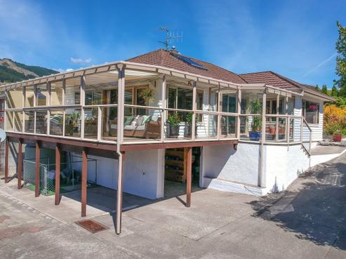 17 Surrey Road, Richmond