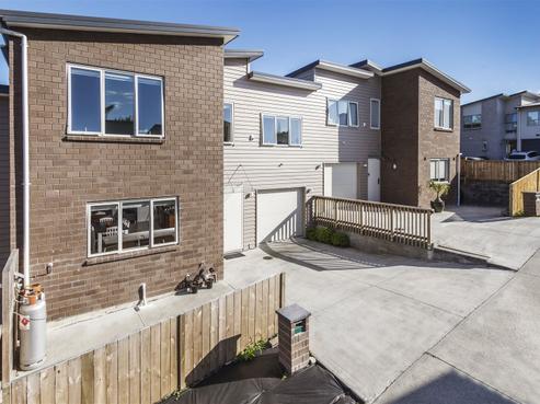 25 Sunshine Boulevard, Sunnyvale