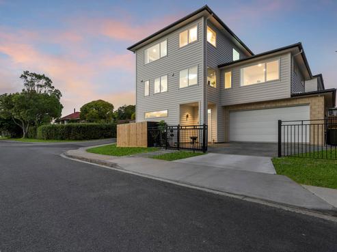 1 Gladfield Lane, Te Atatu Peninsula