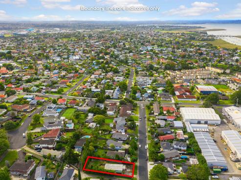 15 Finlow Drive, Te Atatu South
