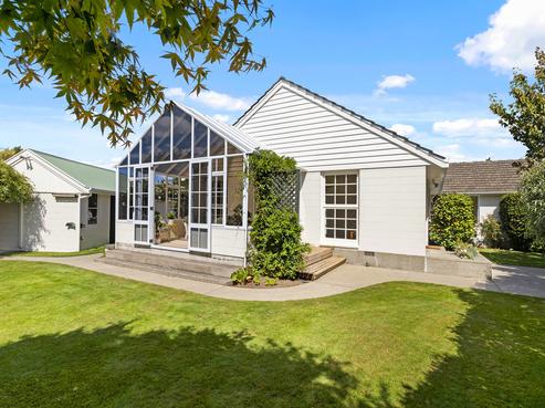 81 Stanbury Avenue, Somerfield