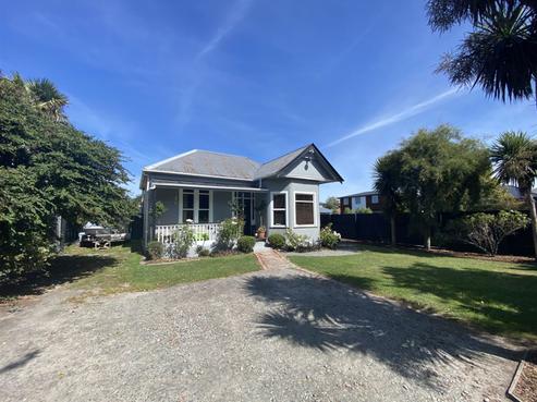 2 Edward Avenue, Edgeware