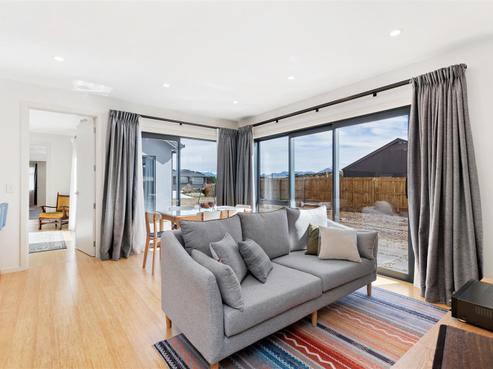 11 Cooper Crescent, Luggate