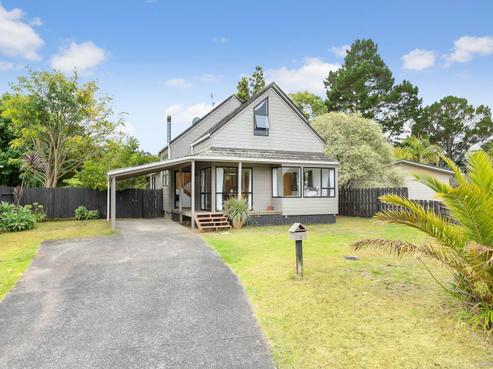 36 Redlands Grove, Swanson