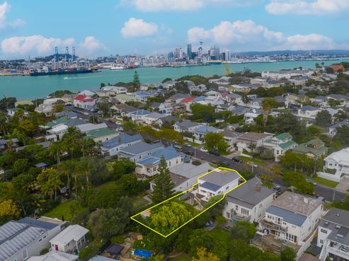 22 Roslyn Terrace, Devonport