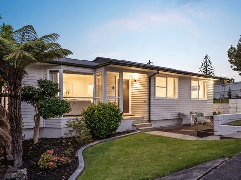 58 Eskdale Road, Birkdale