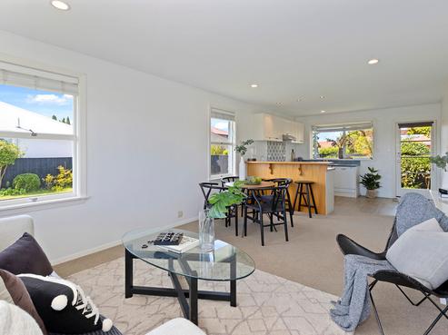 2/11 Marlin Place, Mairehau