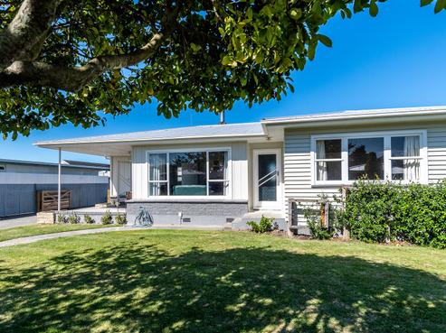 57 Clarence Cox Crescent, Pirimai