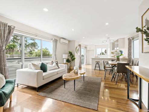 693A East Coast Road, Browns Bay