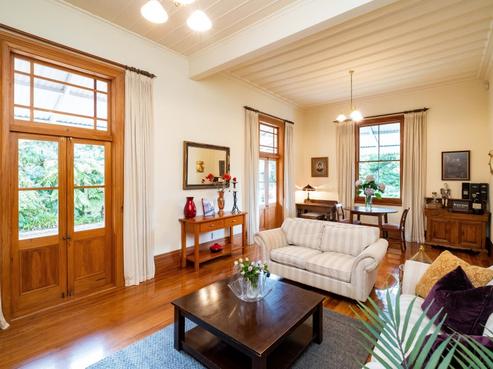 16 Thompson Road, Napier Hill