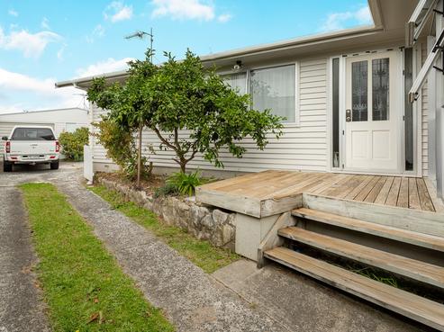 14 Deanwell Avenue, Deanwell