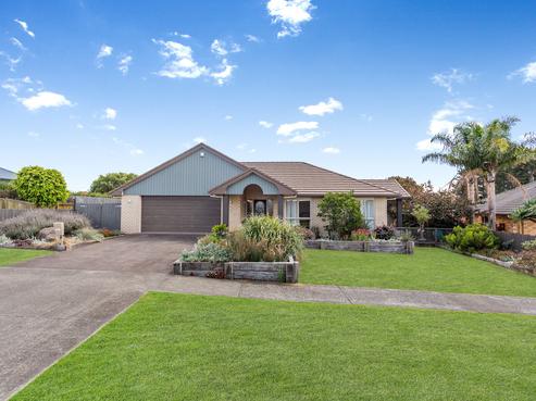 13 Lough Bourne Drive, Pukekohe