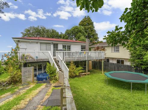 8 Kauri Point Road, Laingholm