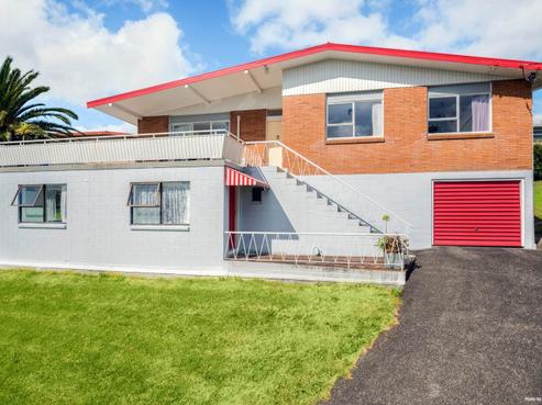 8 Coroglen Avenue, Birkenhead