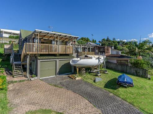 13 Oaktree Avenue, Browns Bay