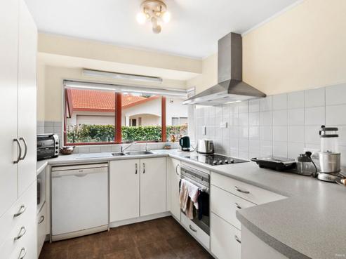 8 Palmgreen Court, Stanmore Bay
