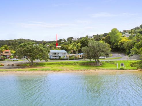 12 Seaview Road, Paihia