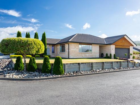 18 Mcewen Crescent, Riverstone Terraces