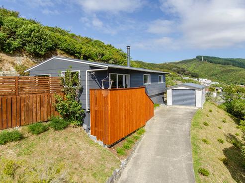 28 Fiona Grove, Karori