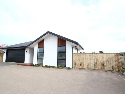 2 Peregrine Crescent, Rolleston