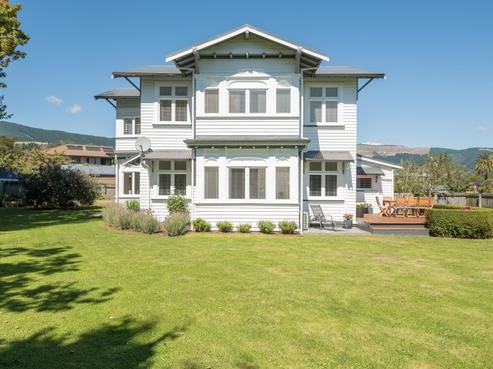 6 Lucy Murcott Place, Stoke