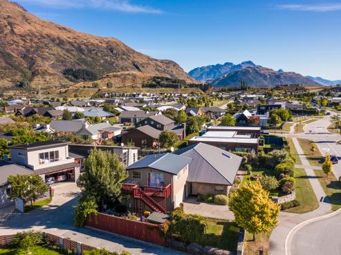 4 Coburn Place, Lake Hayes Estate
