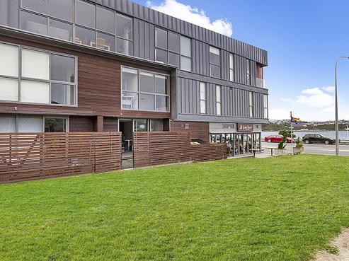 104/326H Evans Bay Parade, Hataitai