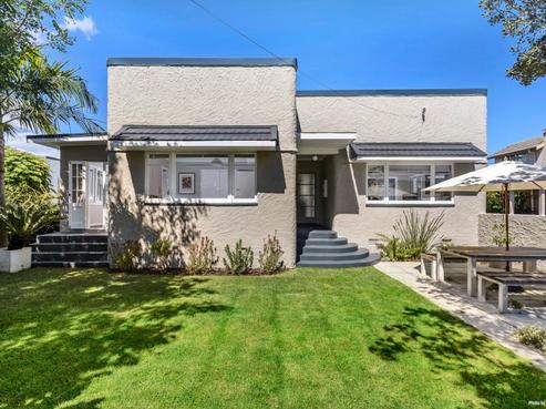 87 Saint Johns Road, Saint Johns