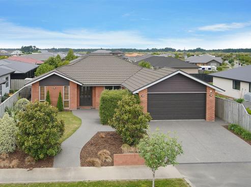 16 Tommy Street, Pegasus