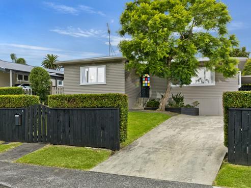 18 Hellyers Street, Birkdale